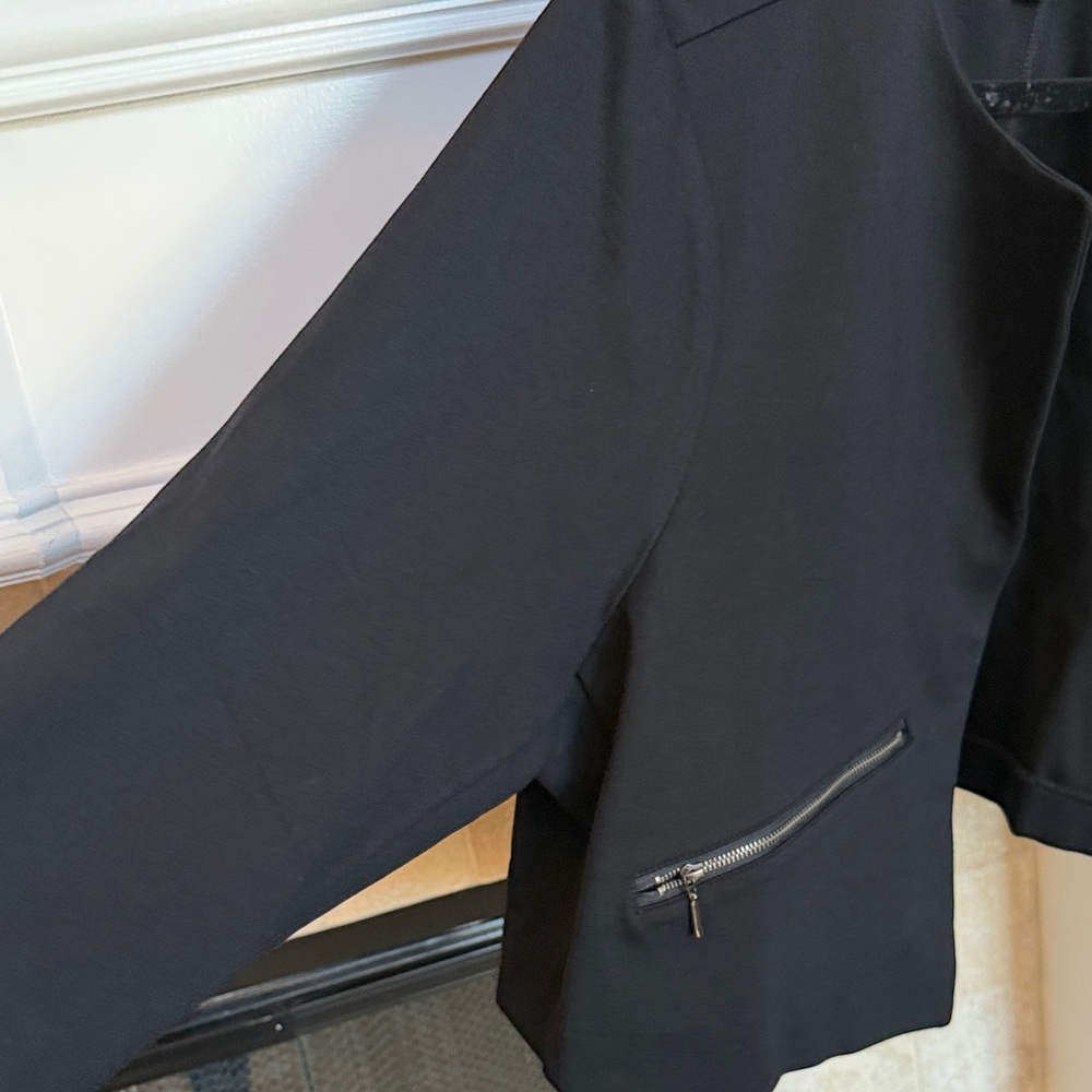 torrid Black Collarless Open-Front Zip-Pocket Blazer - Picture 6 of 7